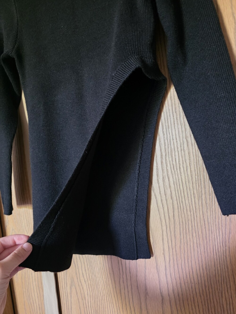 ASTR One Side Deep Slit Crew Neck Ribbed Sweater Best For A Size S - Picture 3 of 3